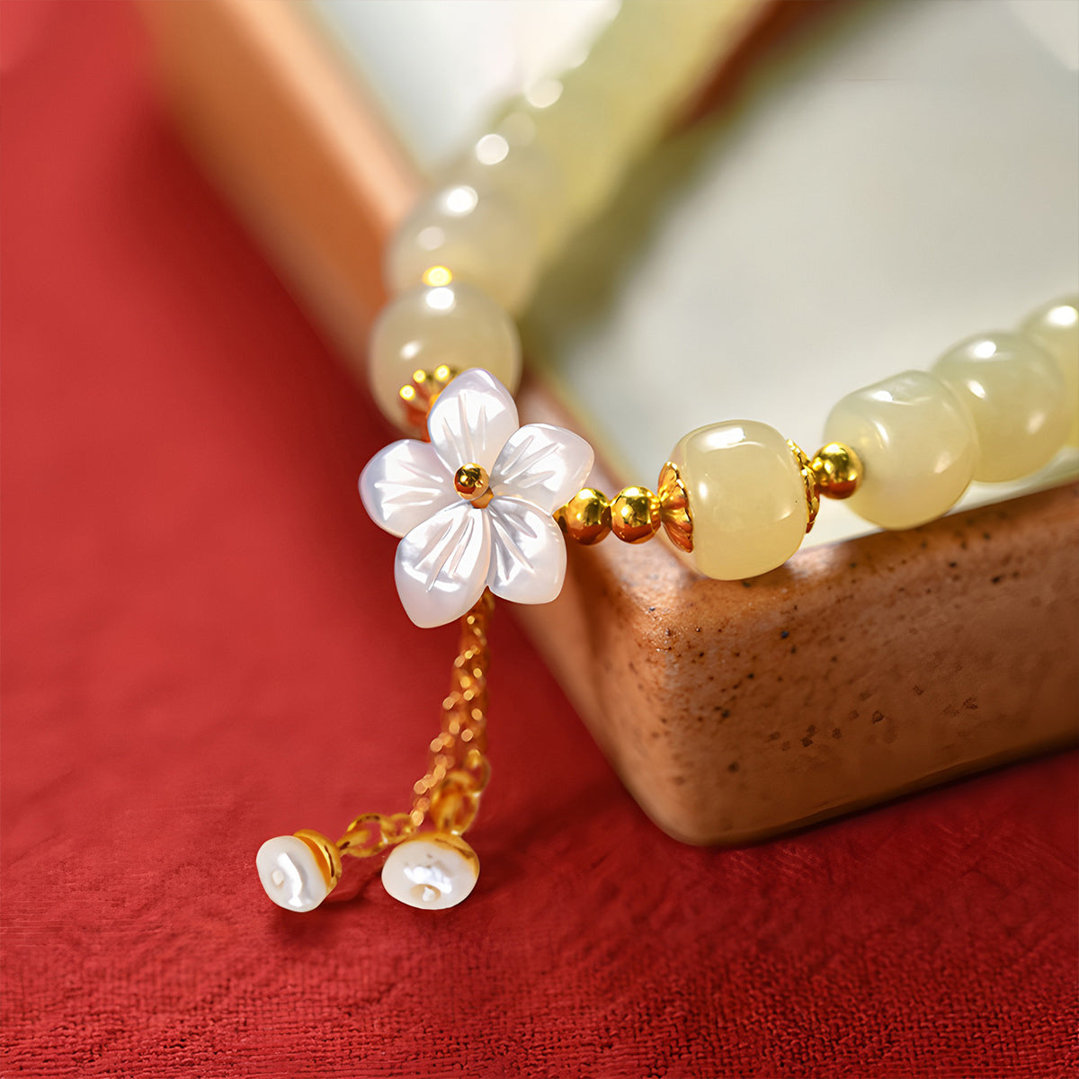 Natural Jade Flower Light Green Jade Bead Bracelet£¨Bead width 8mm£©