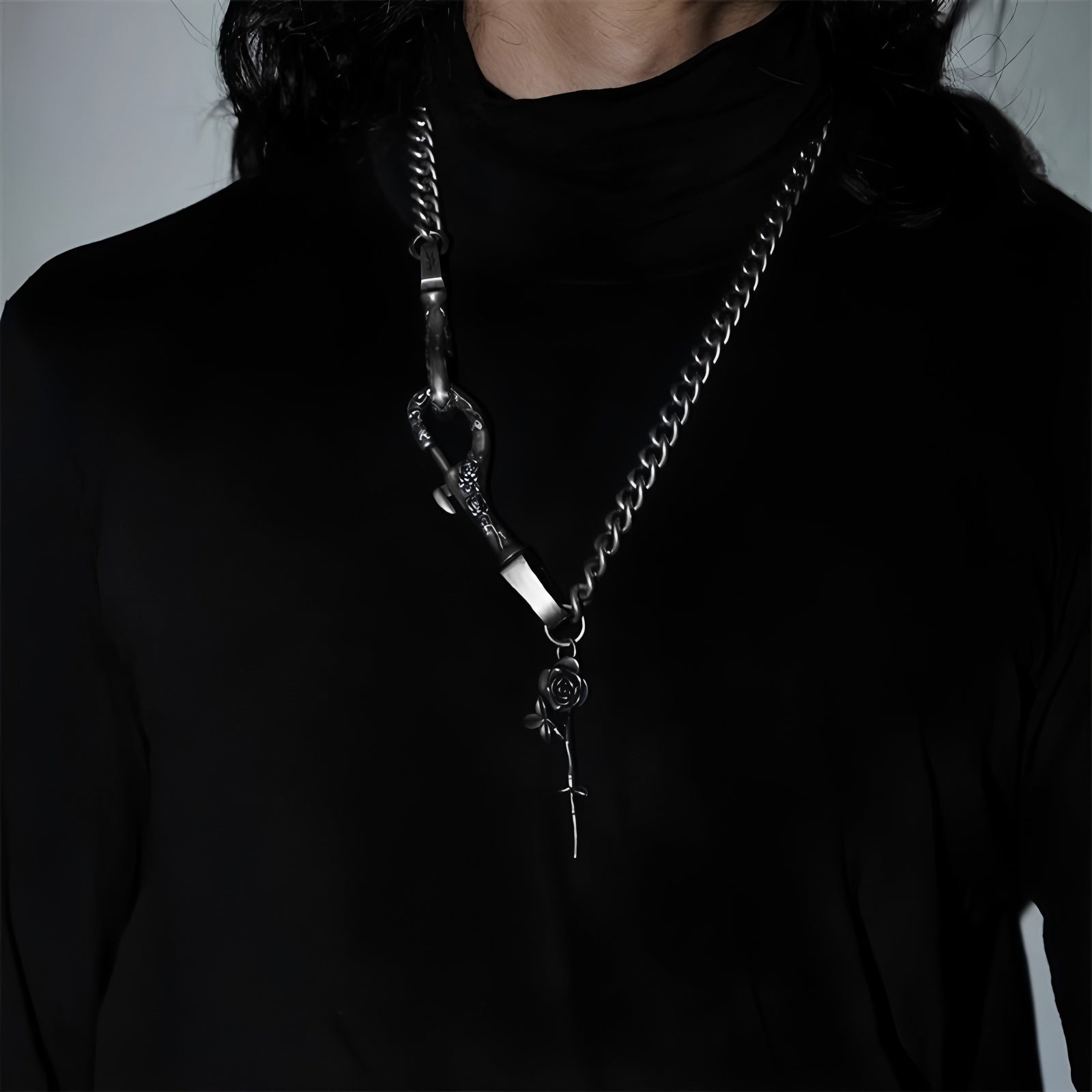 Pioneer design erd style rose embossed pants chain