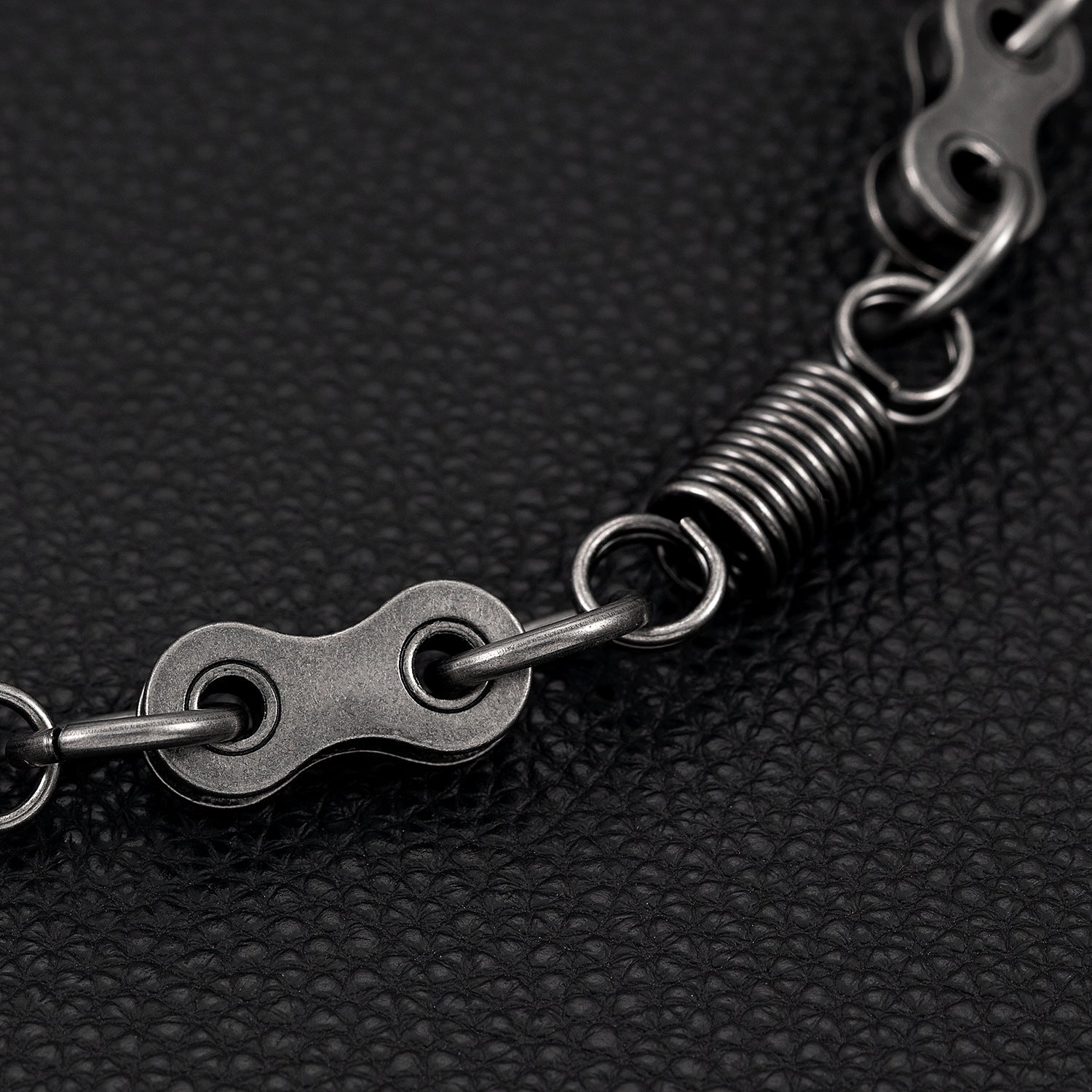 Dark spring trendy trouser chain