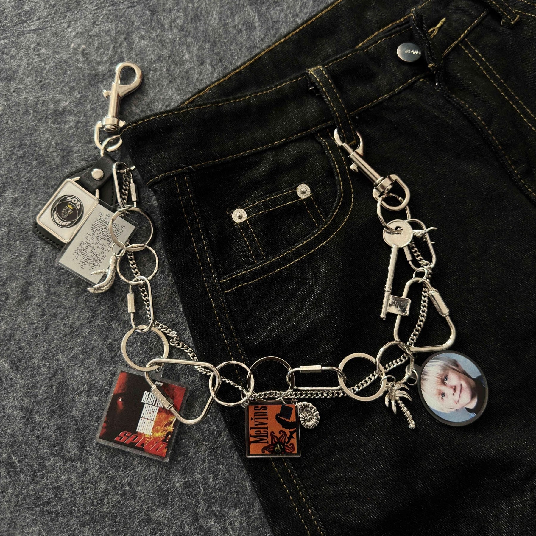 Movie multi-element trouser chain charm