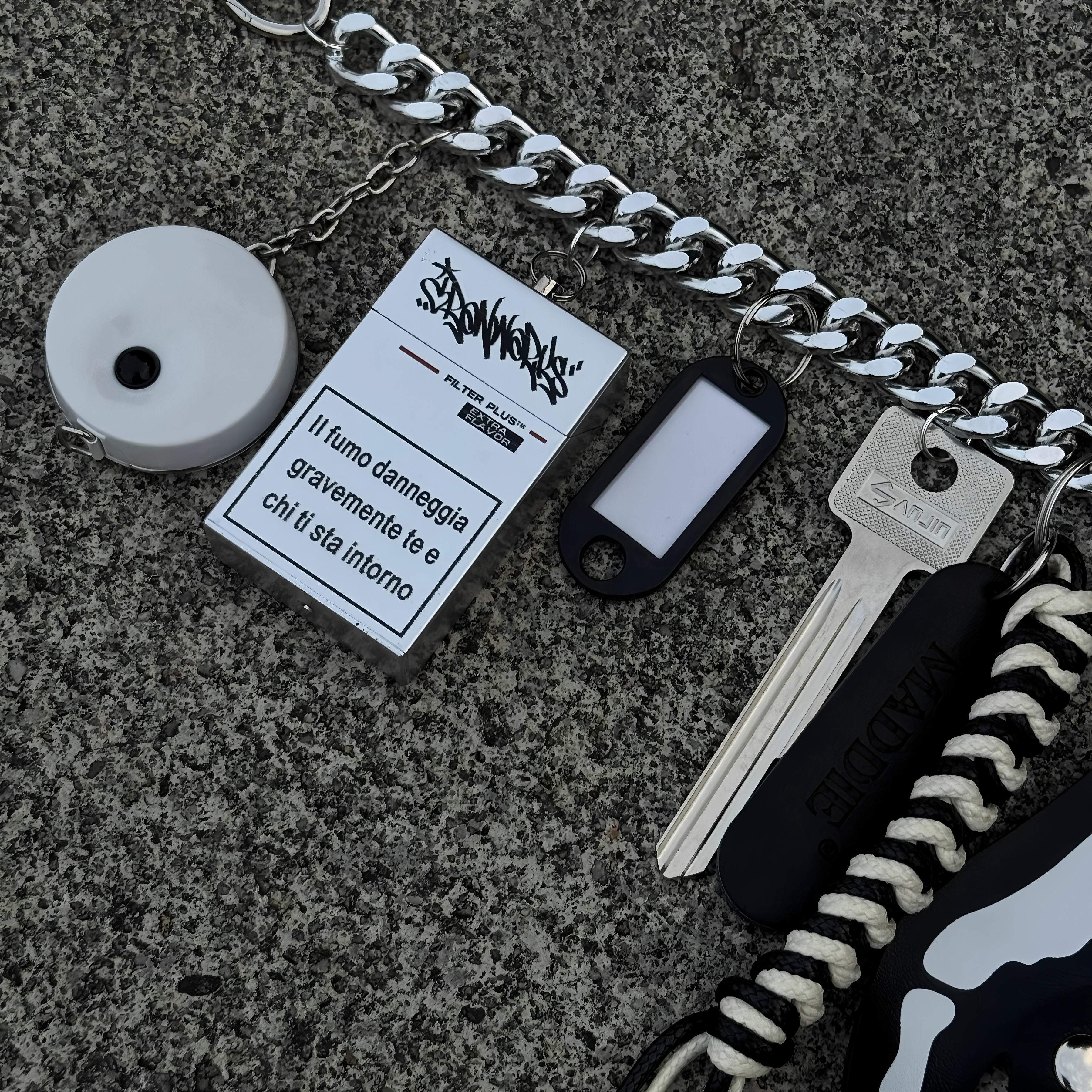 Creative skull palm waist chain