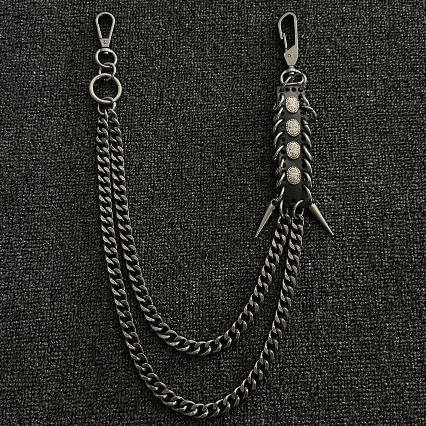 Personalized spiked trouser chain