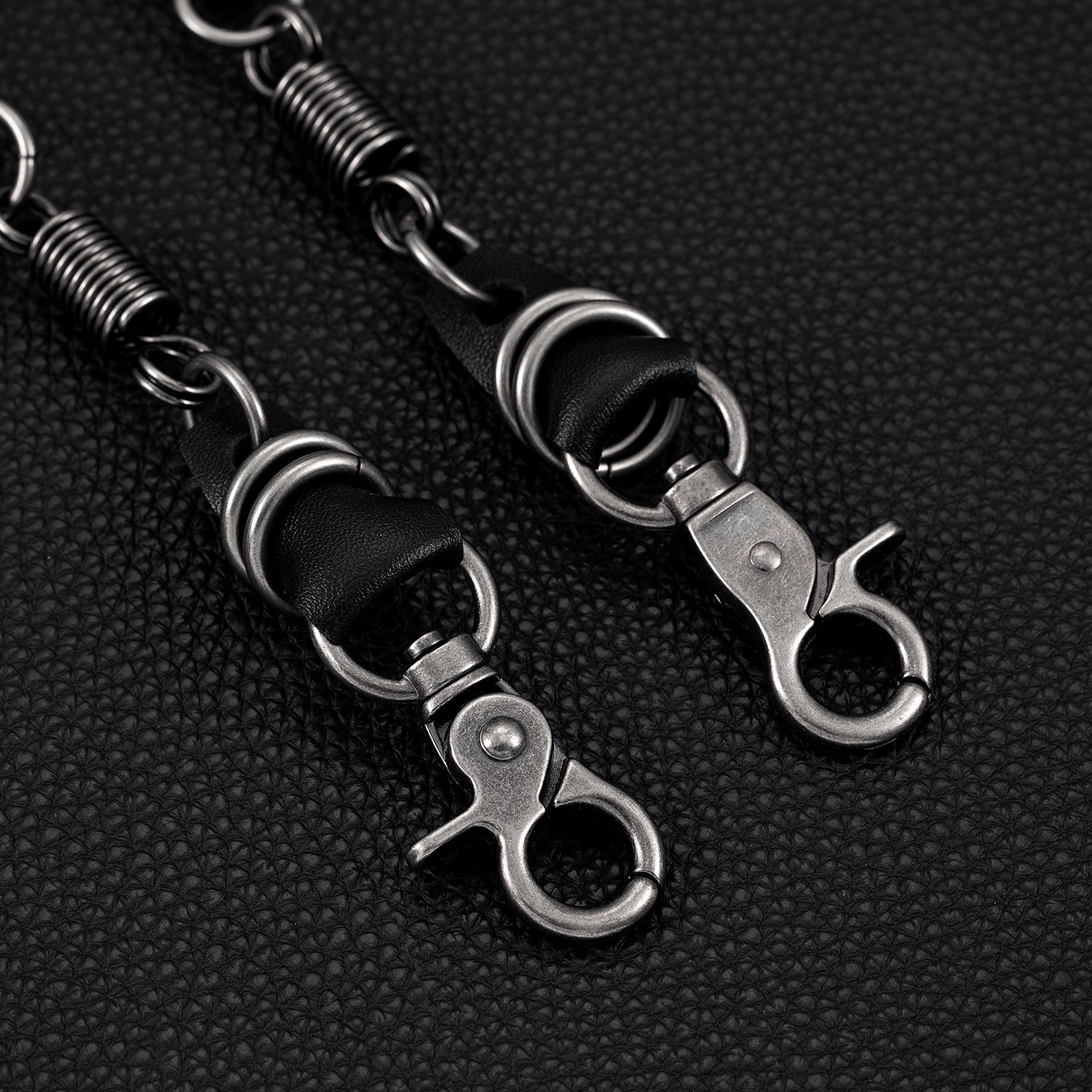 Dark spring trendy trouser chain