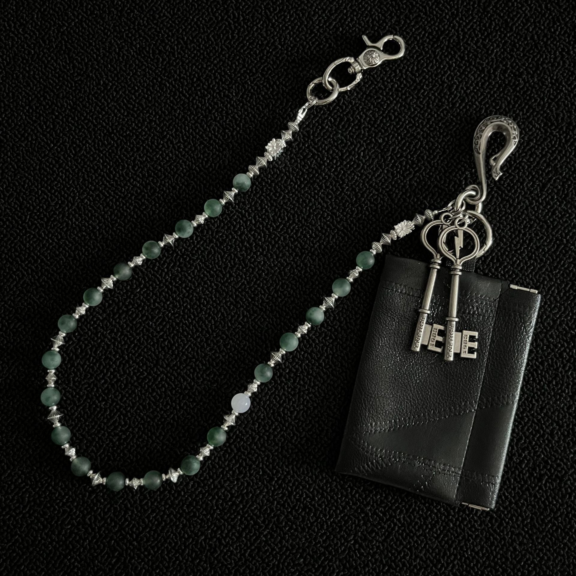 Green Chalcedony Beaded Necklace with Pants Cover