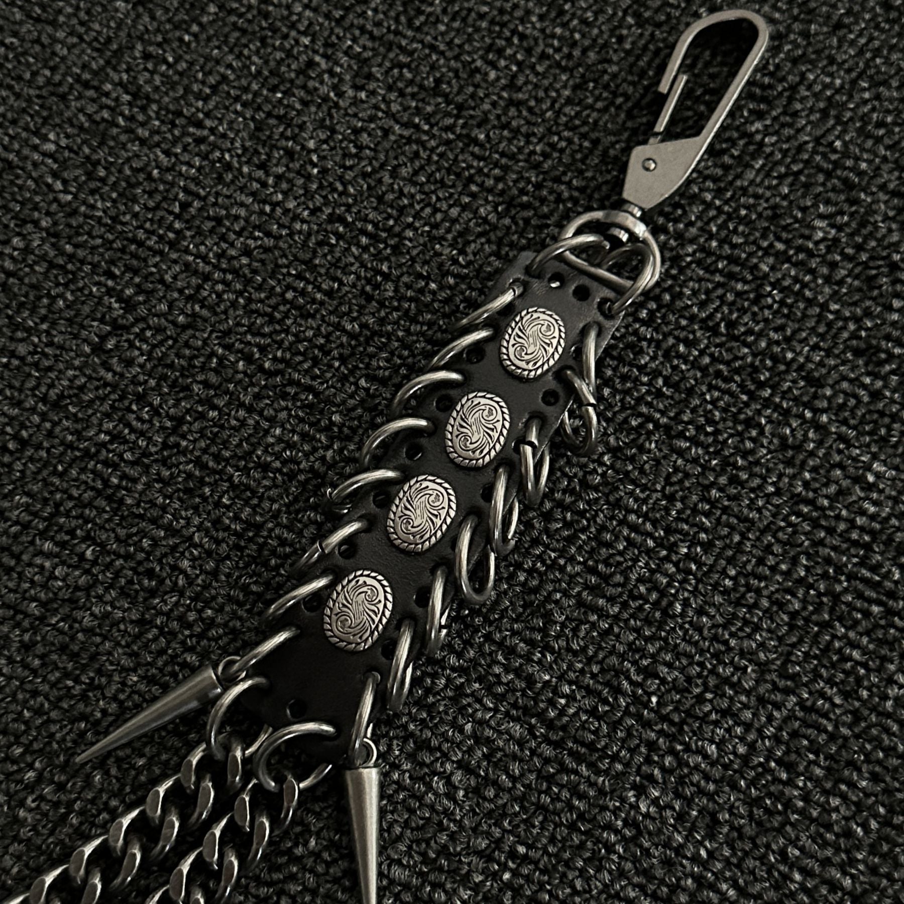 Personalized spiked trouser chain