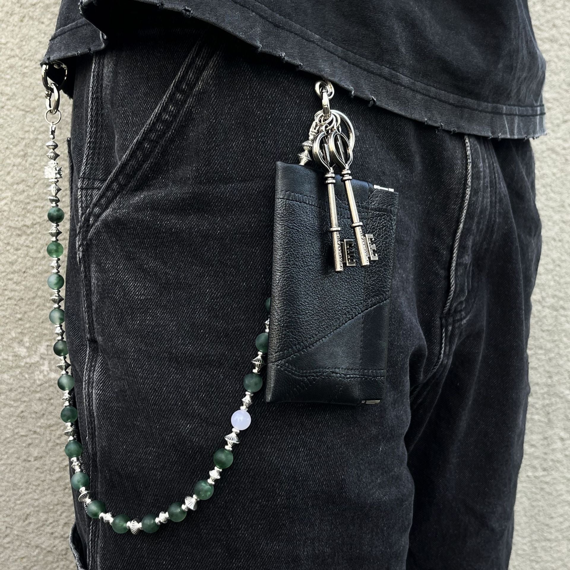 Green Chalcedony Beaded Necklace with Pants Cover