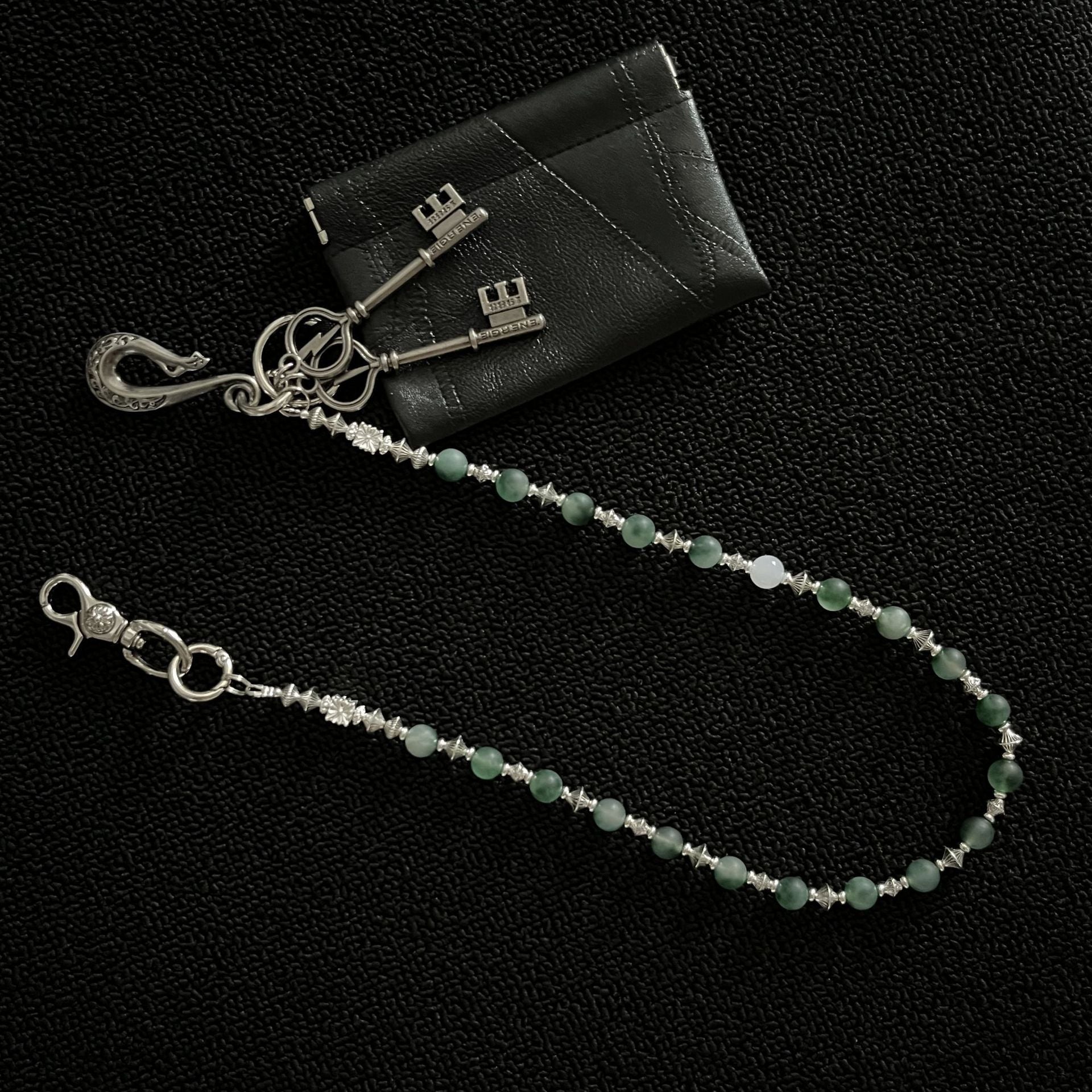 Green Chalcedony Beaded Necklace with Pants Cover