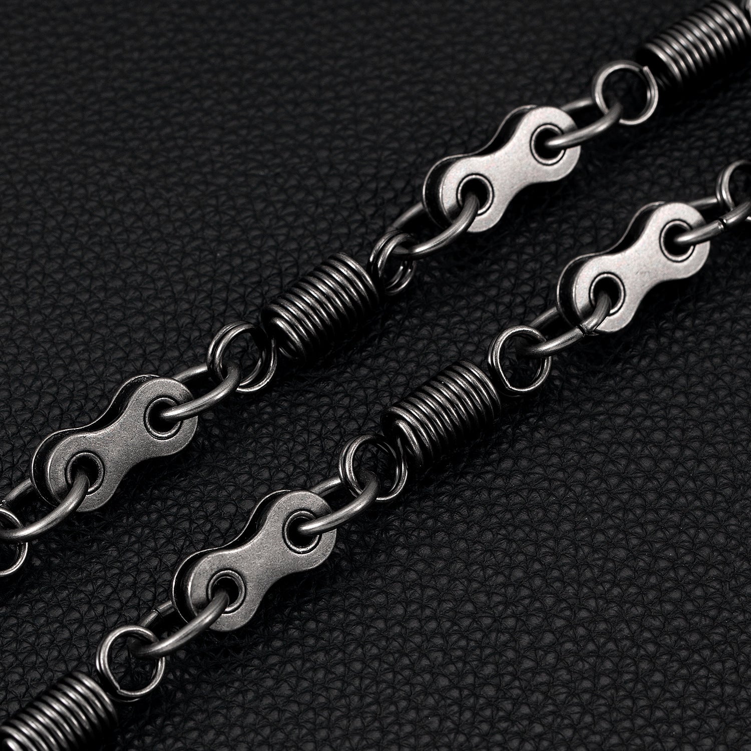 Dark spring trendy trouser chain