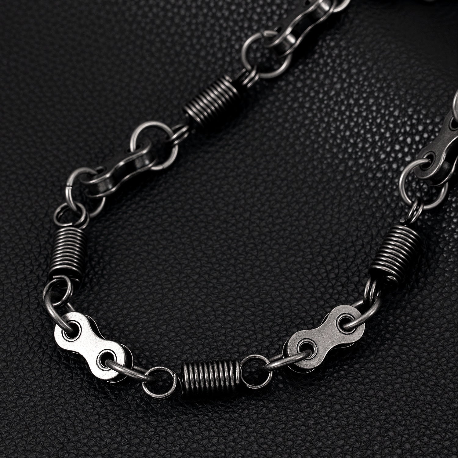 Dark spring trendy trouser chain