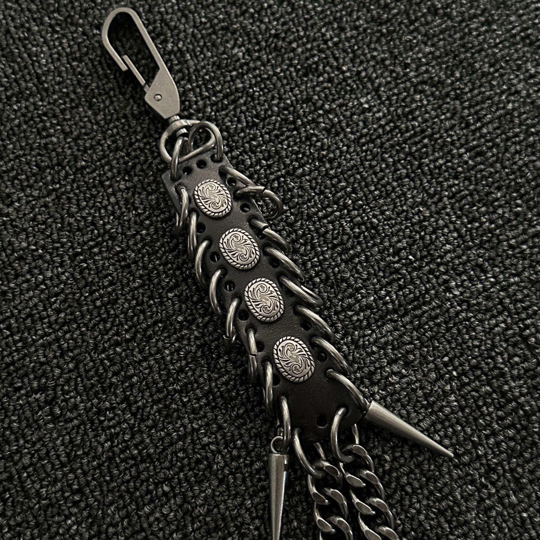 Personalized spiked trouser chain