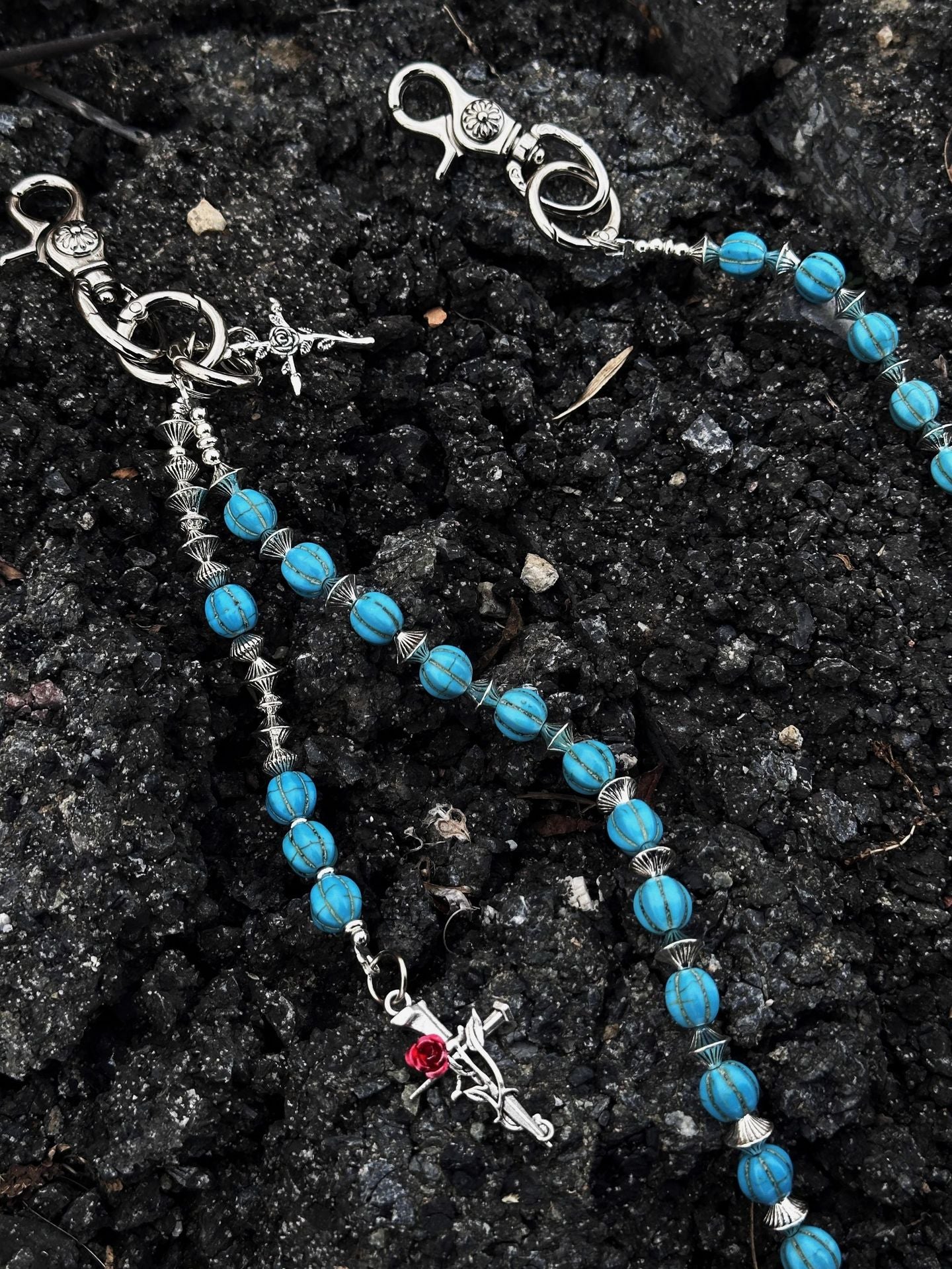 Volcanic stone waist pendant pants chain