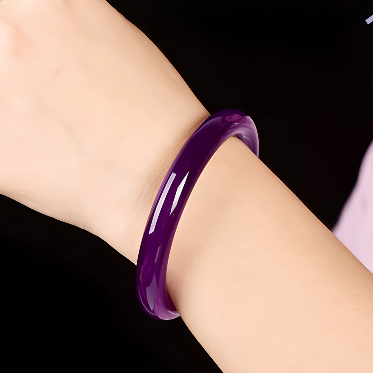 Natural patterned purple jade bracelet